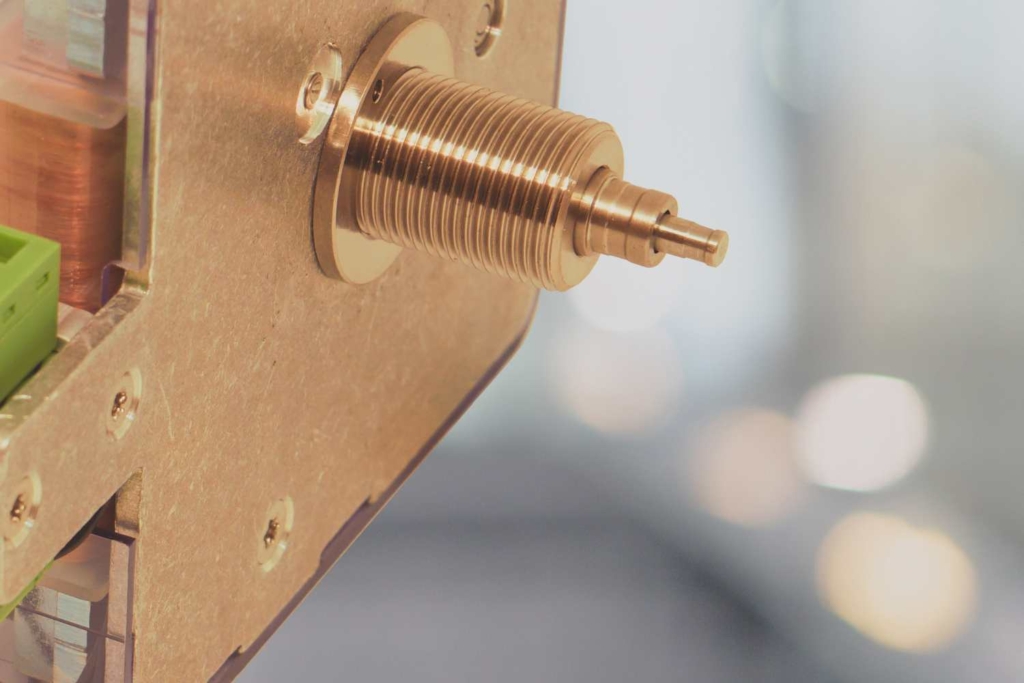 INDUCTA AG - Nebenuhrwerke & Grossuhrwerke