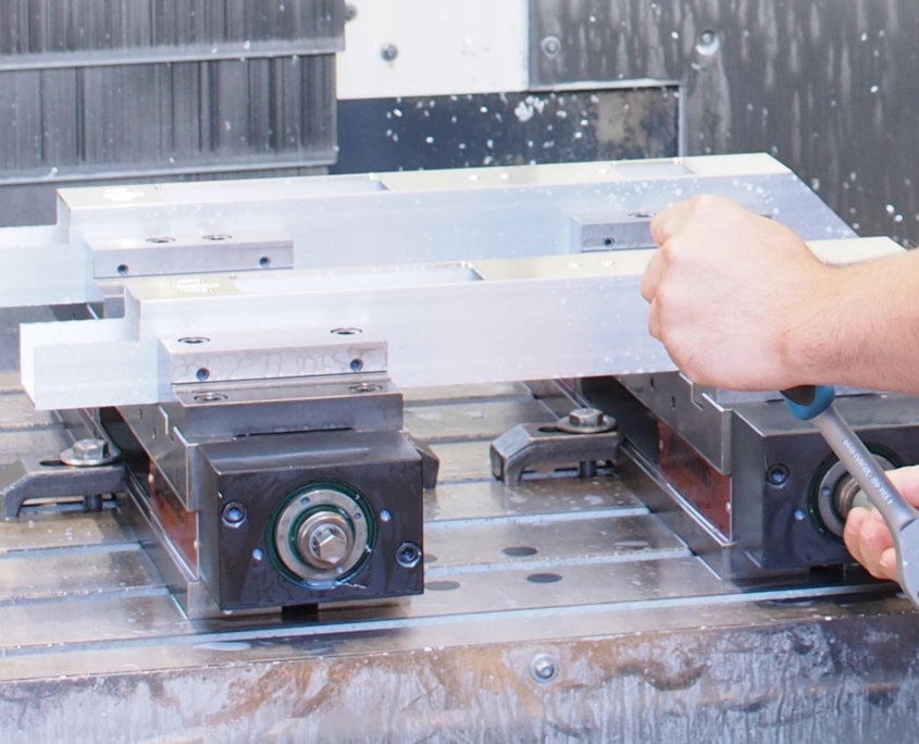 INDUCTA AG - Mechanik in der Werkstatt und Produktion